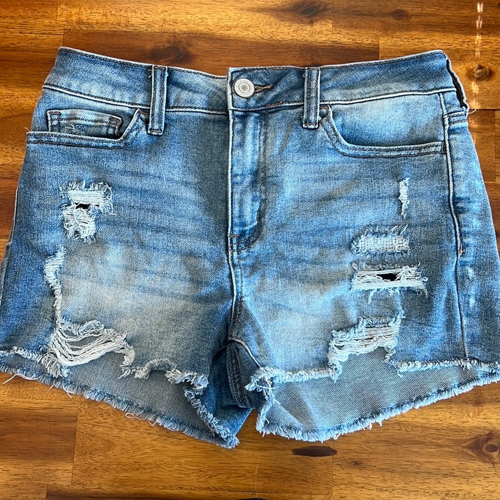 SO Distressed stretchy Jean shorts